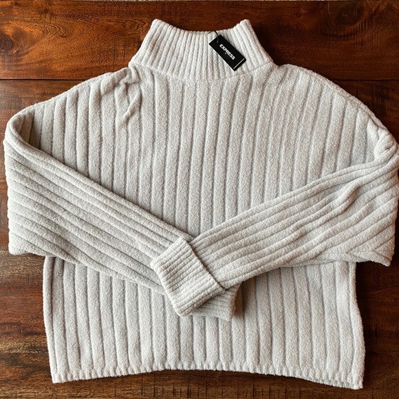 Express Sweaters - NWT Express Cuffed Sleeve Sweater - Large